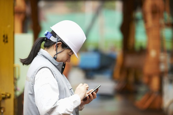 Comment configurer un environnement de développement Docker pour une application web?