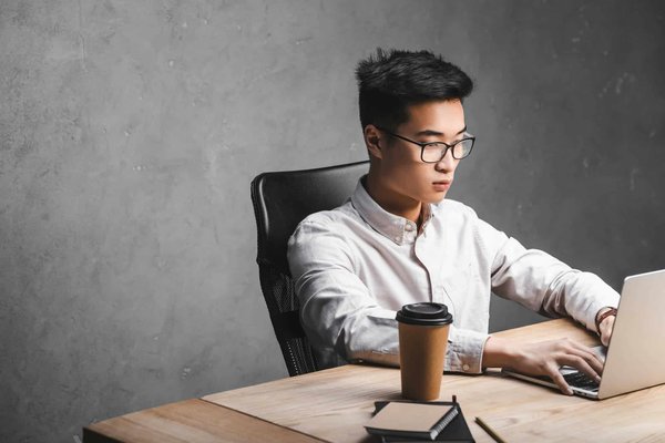 Quels sont les avantages de l'optimisation des moteurs de recherche (SEO) pour un blog culinaire végétalien?